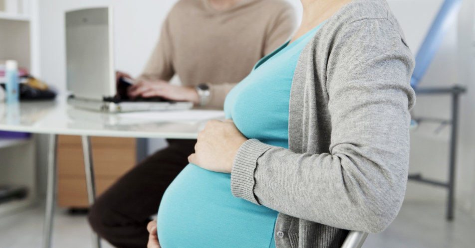 SARS-CoV-2: Welche Risiken bestehen für Schwangere und ihre Kinder?