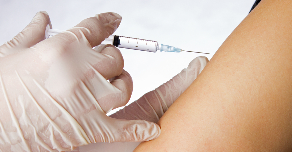 Studie zeigt hohe Wirksamkeit von Corona-Präparat nach erster Impfung