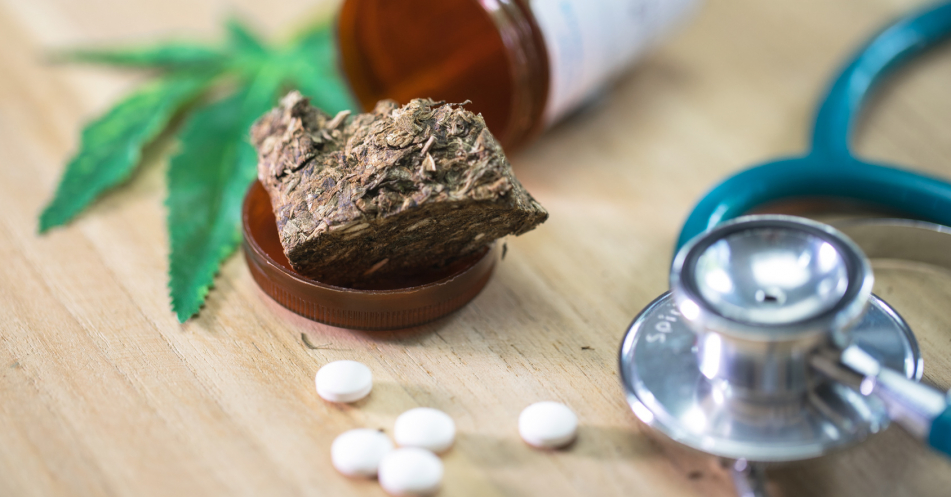 Schmerzinitiative Cannabinoide: DGS ersetzt Genehmigungsvorbehalt der Krankenkasse