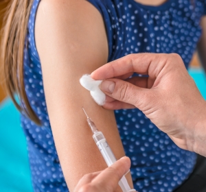 COVID-19-Impfung: Abwägung von Nutzen und Risiko bei Kindern und Jugendlichen