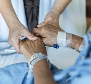 Parkinson: Blutdruckregulation und Sturz-Schutz durch Bauchbinde?