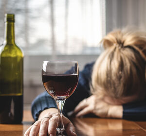 Kassen-Studie: Starke Zunahme von Alkoholsucht unter Beschäftigten