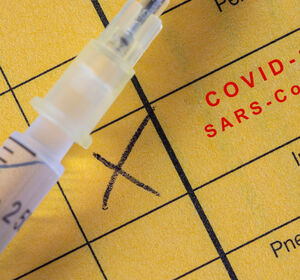 COVID-19: Mehr Corona-Impfschäden im Osten?