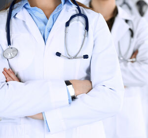 Ärzt:innen an Unikliniken zu Warnstreik aufgerufen