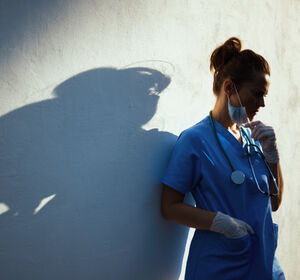 Gewalt gegen Pflegekräfte und Ärzt:innen nimmt zu