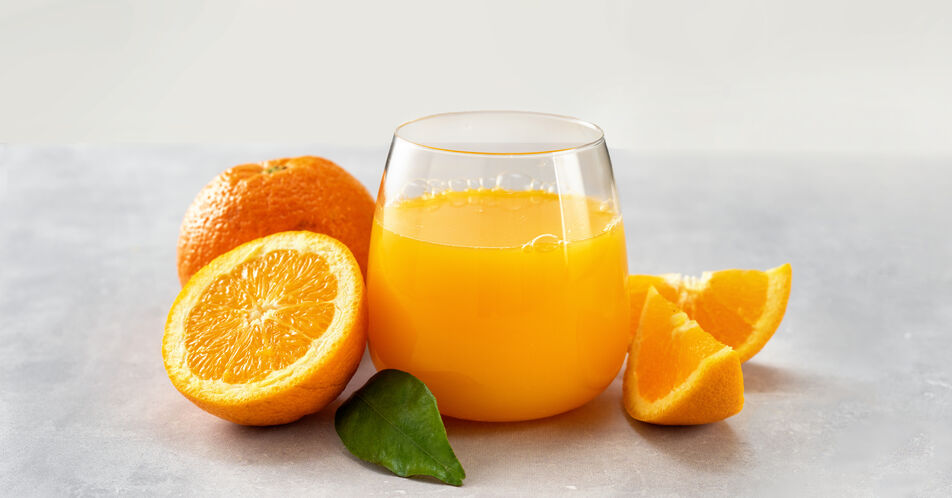 Neue Studie: Gekaufter Orangensaft enthält dieselbe Menge an bioaktiven Verbindungen wie frisch gepresster Saft