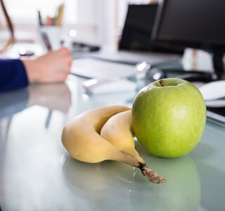 3 Strategien: Wie wir uns am Arbeitsplatz gesünder ernähren